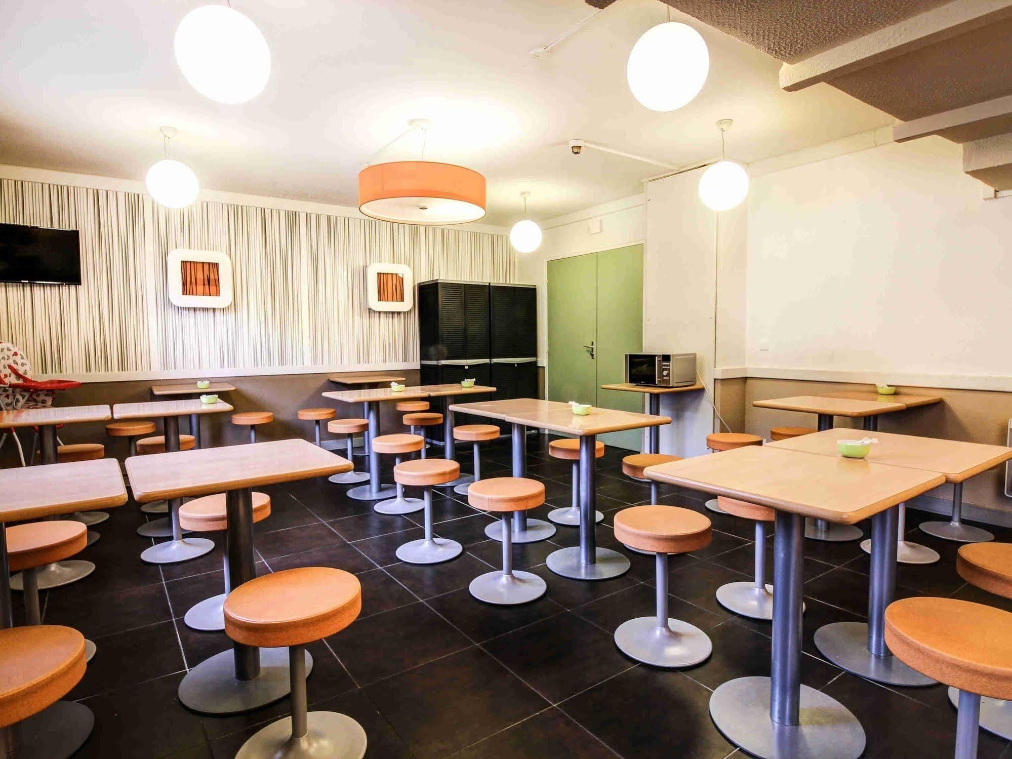 Ibis Budget Châteaudun Exteriör bild