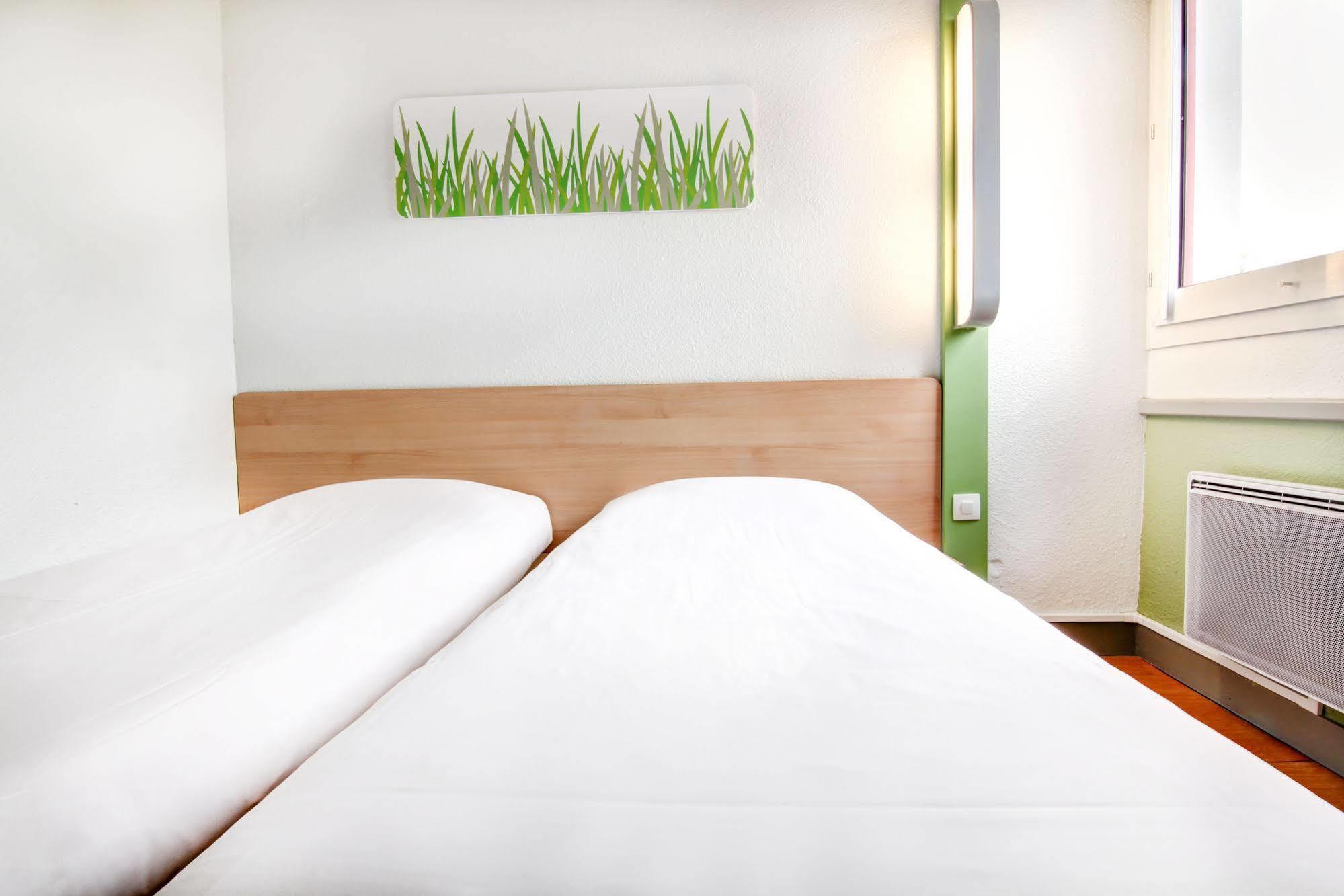 Ibis Budget Châteaudun Exteriör bild