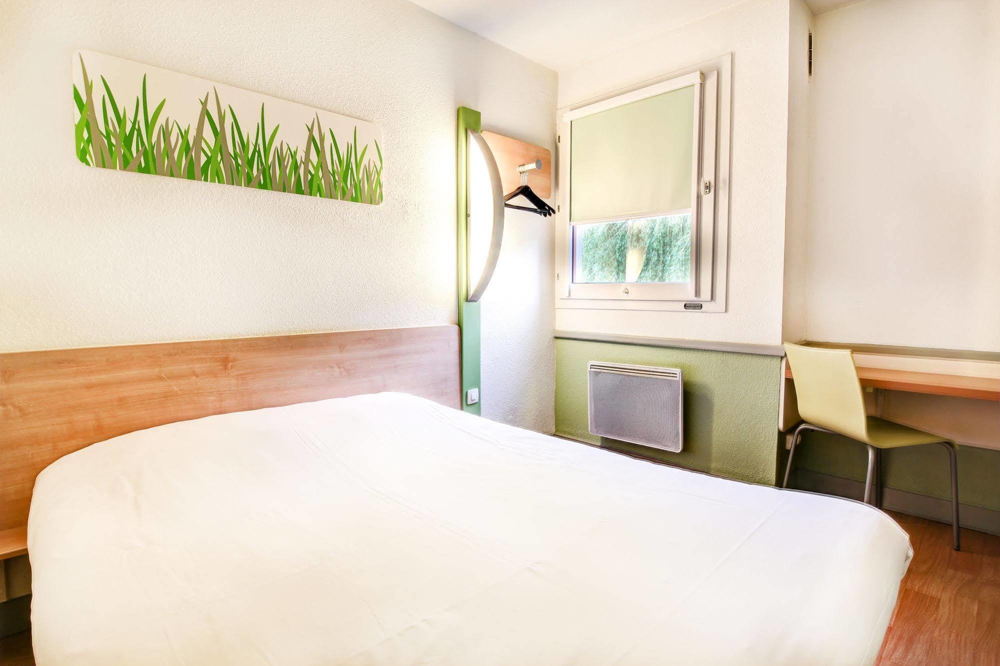 Ibis Budget Châteaudun Exteriör bild