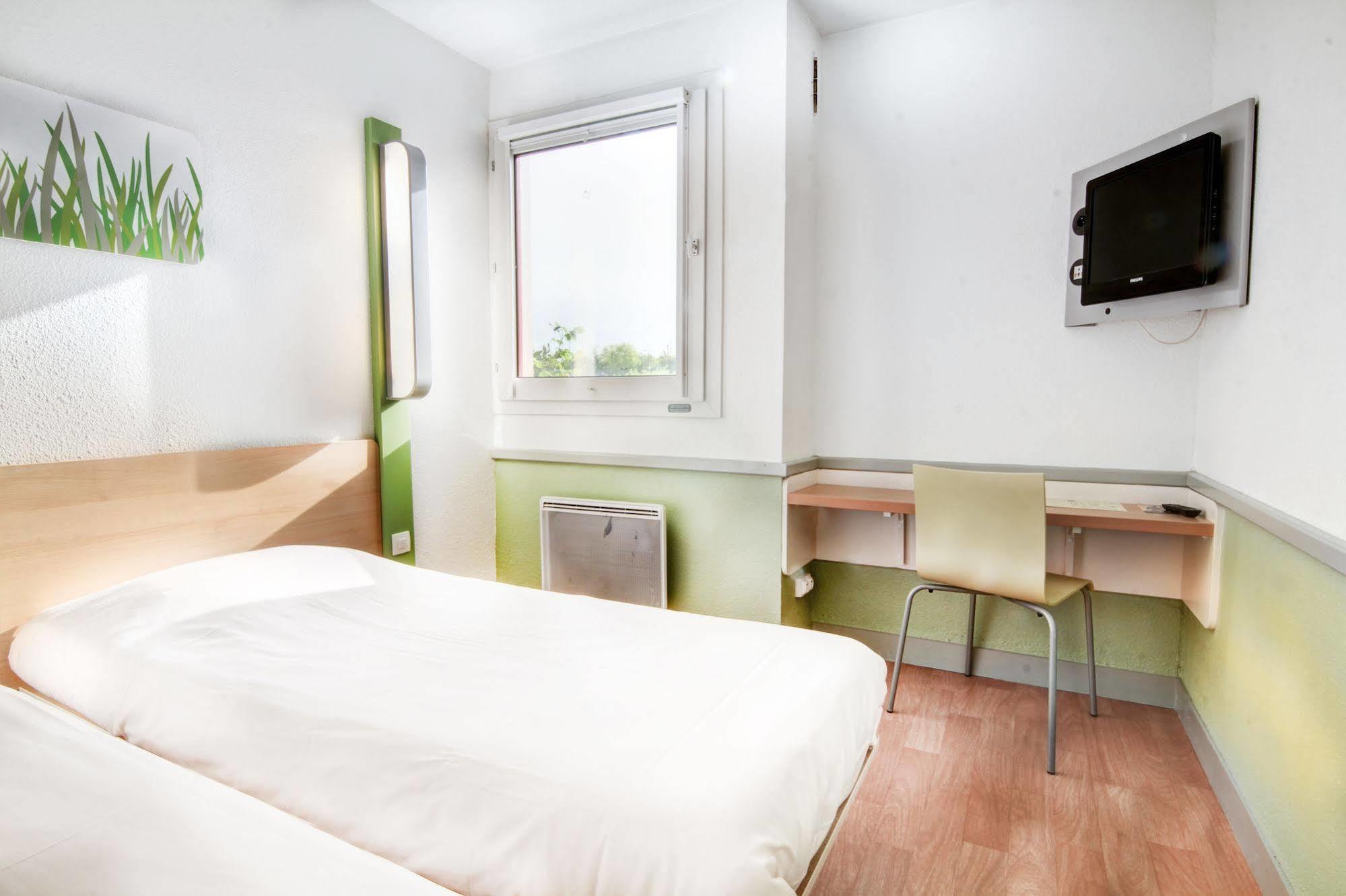 Ibis Budget Châteaudun Exteriör bild