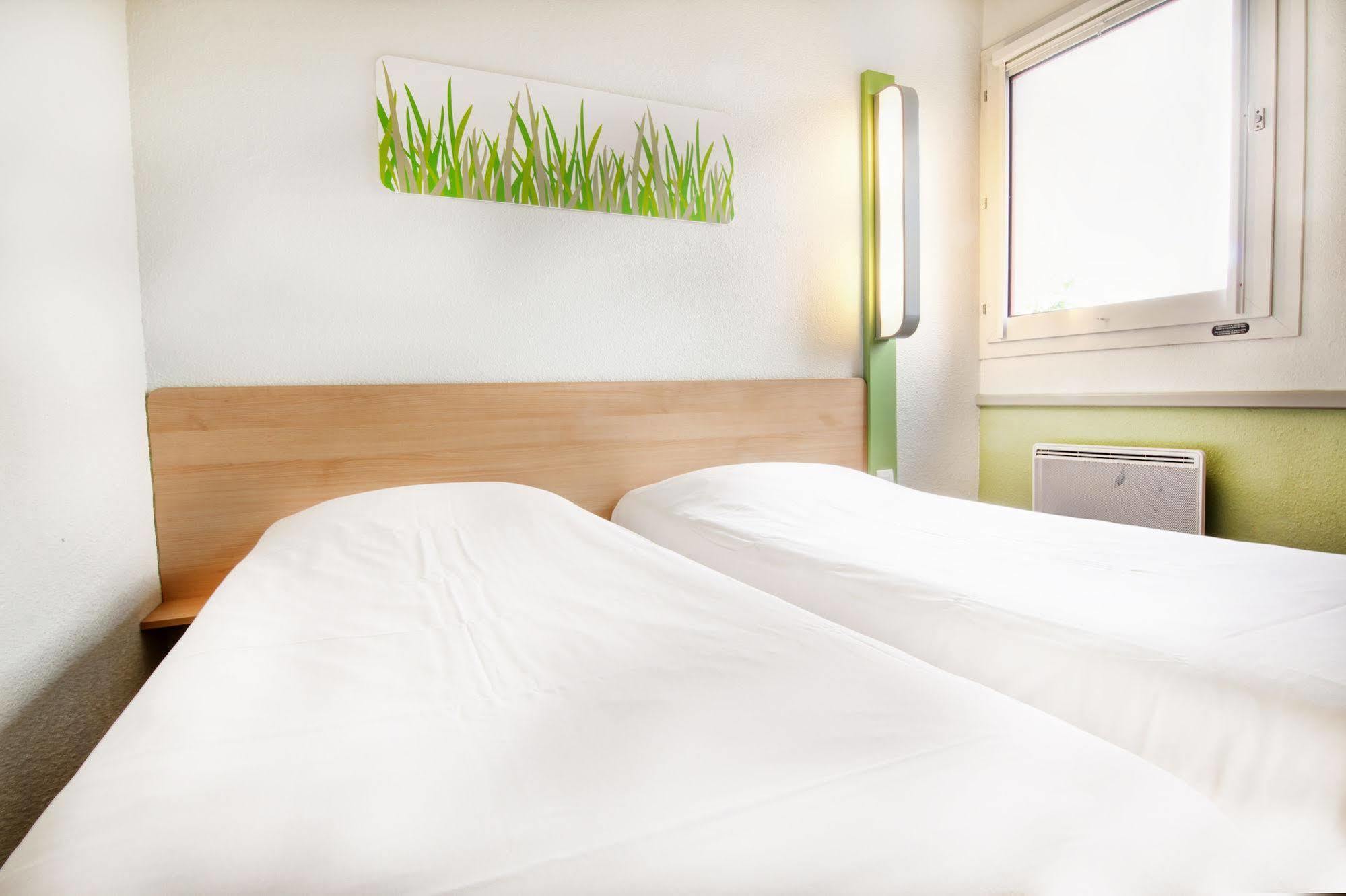 Ibis Budget Châteaudun Exteriör bild
