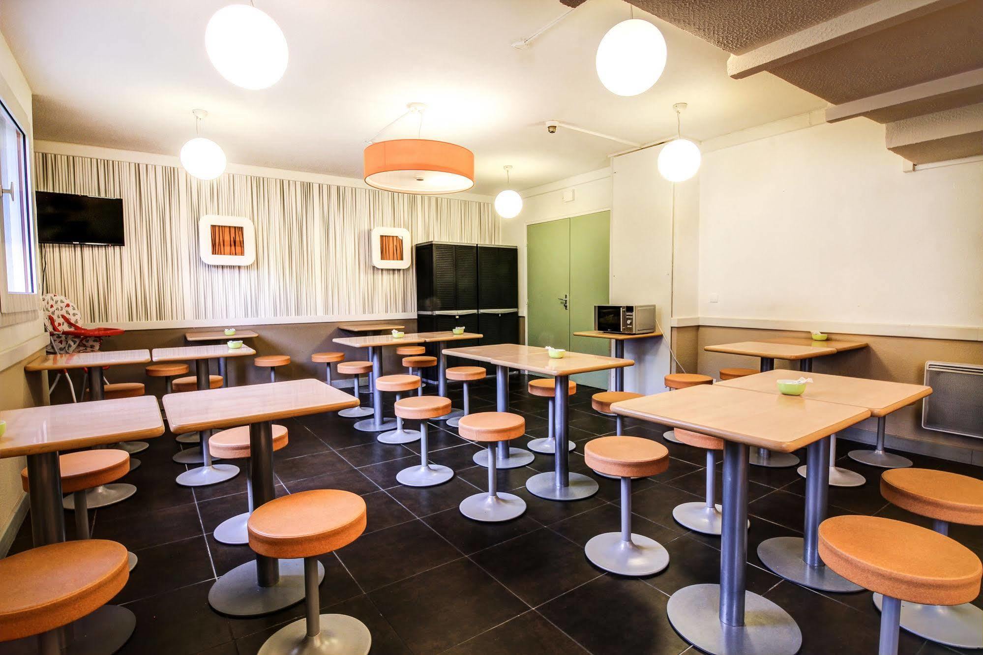 Ibis Budget Châteaudun Exteriör bild