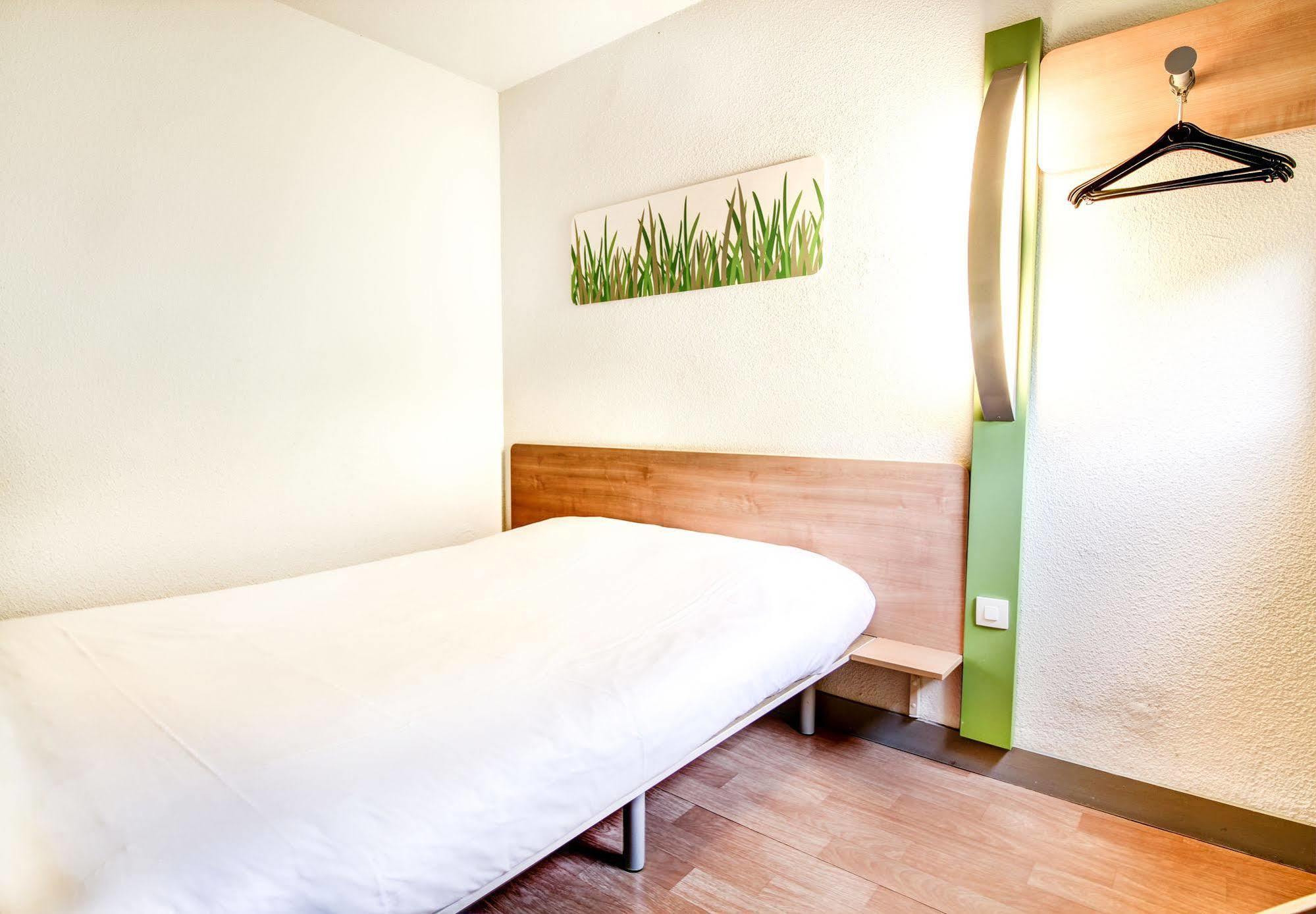 Ibis Budget Châteaudun Exteriör bild