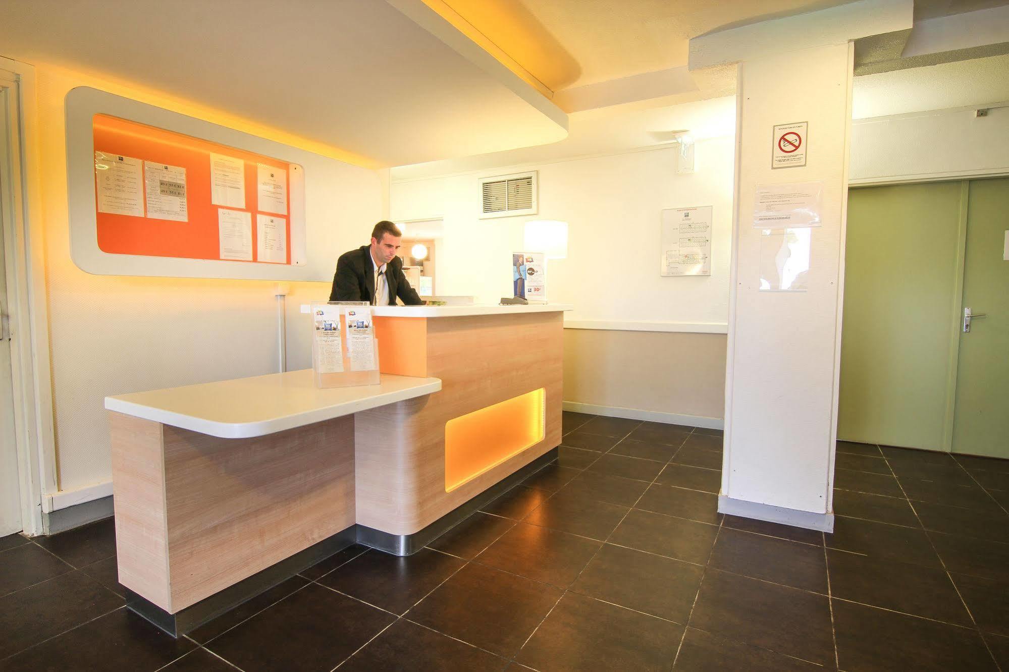 Ibis Budget Châteaudun Exteriör bild